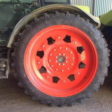 Încarcă imaginea în vizualizatorul Galerie, Set roti tehnologice (inguste) 230/95R32 si 270/95R44 BKT - McCormick C-MAX 90-110